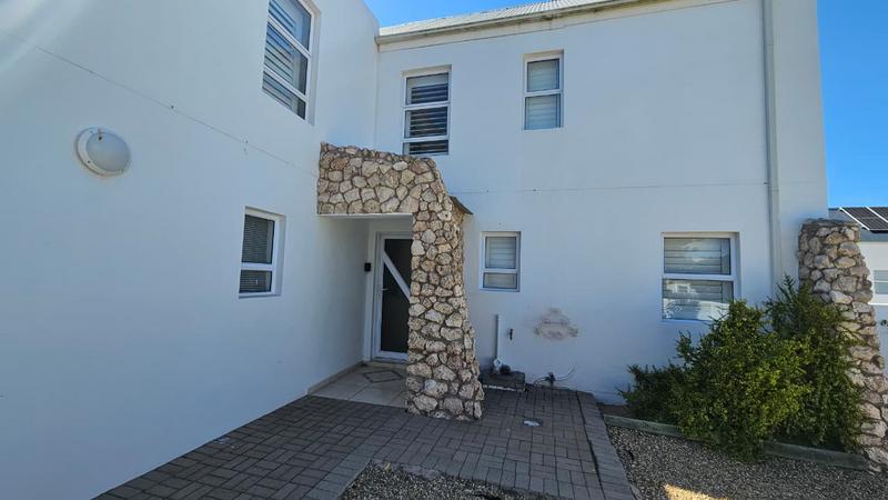 4 Bedroom Property for Sale in Lampiesbaai Western Cape